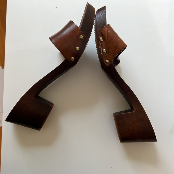 Clogs/Mules/ wooden bottom - Picture 2 of 10